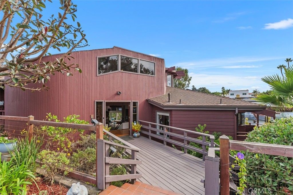 Photo of 237 W Avenida Alessandro, San Clemente, CA 92672 (MLS # SW26052636)