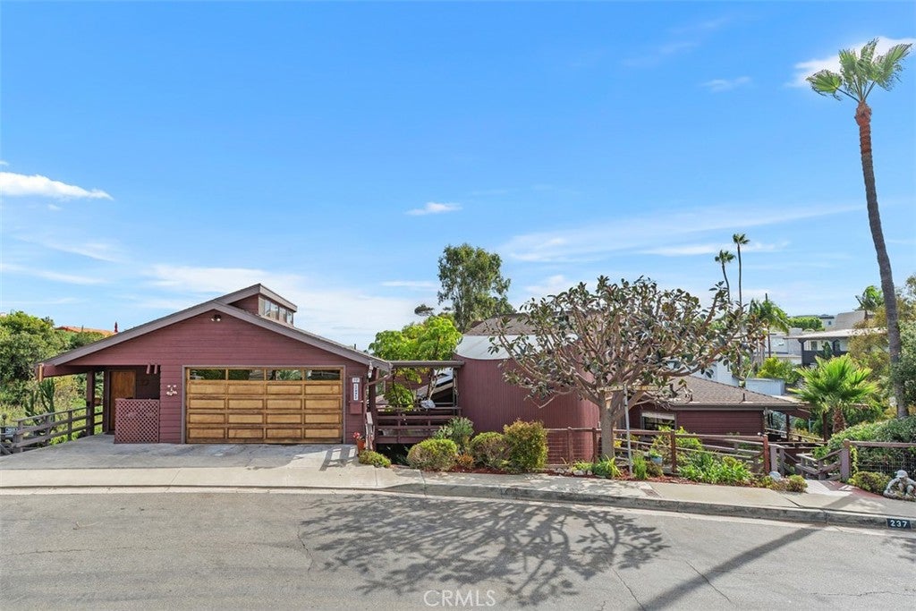 237 W Avenida Alessandro