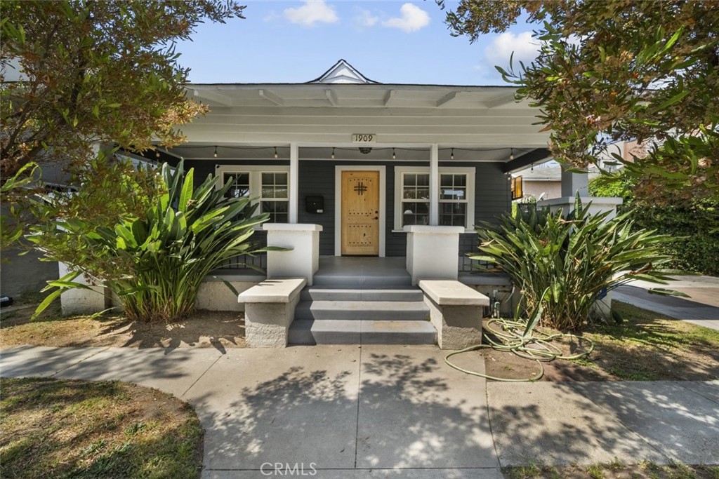 Welcome to 1909 Gardena Avenue, a well-appointed 2-bedroom, 2-bathroom rental offering approximately 950 sq ft of comfortable living in a prime Glendale location. This charming home features a spacious kitchen equipped with stainless steel appliances including a refrigerator, microwave, and stove, plus ample counter and cabinet space - perfect for cooking and storage. A stackable washer and dryer are conveniently located within the unit for added ease along with a 1 car private garage. Enjoy the warm ambiance of a fireplace in the living room, enhanced by recessed lighting throughout. Both bedrooms are generously sized and feature mirrored closet doors, adding style and function. Don't miss the opportunity to live in this inviting space just minutes from The Americana on Brand, Atwater Village, Silverlake, Downtown LA, shopping, dining, and transportation in one of Glendale's most desirable neighborhoods.