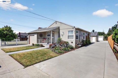 Photo of 20843 Chester St ST, Castro Valley, CA 94546 (MLS # 41142494)