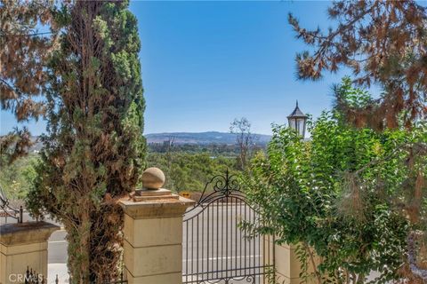 Photo of 3270 Watermarke Place, Irvine, CA 92612 (MLS # OC25221432) Photo of 3270 Watermarke Place, Irvine, CA 92612 (MLS # OC25221432)