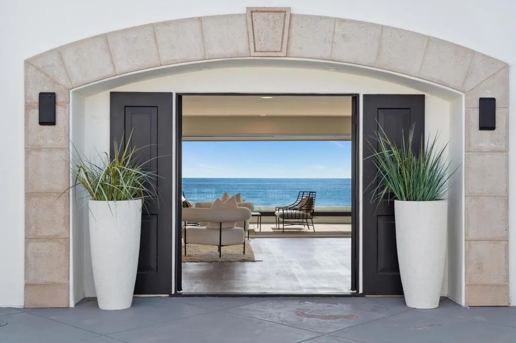 La Jolla, California 92037, United States, 4 Bedrooms Bedrooms, ,5 BathroomsBathrooms,Residential,Active,230167