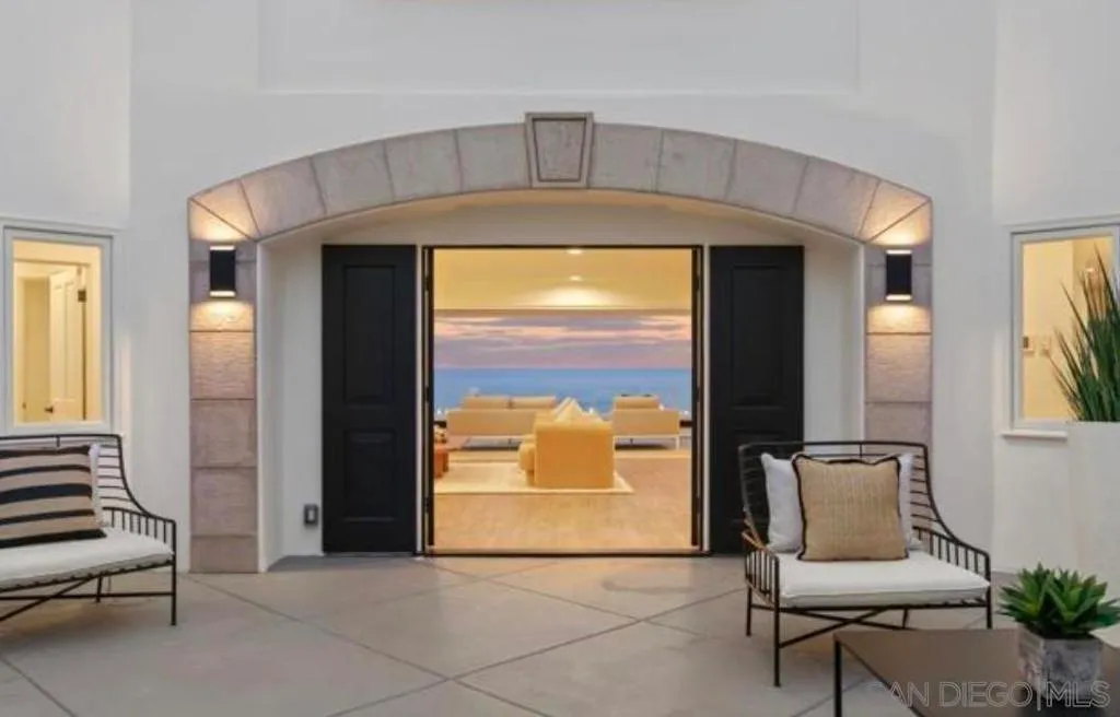 La Jolla, California 92037, United States, 4 Bedrooms Bedrooms, ,5 BathroomsBathrooms,Residential,Active,230167