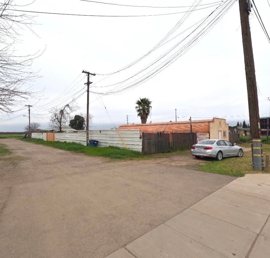 3748 E State Highway 140