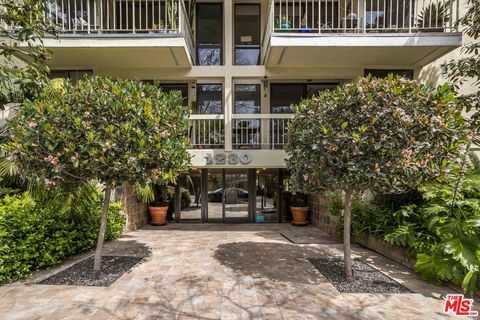 Photo of 1230 N Sweetzer Avenue #112, West Hollywood, CA 90069 (MLS # 26661709)