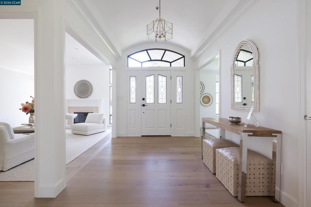 Photo of 7 Crockett Drive Dr, Moraga, CA 94556 (MLS # 41131402)