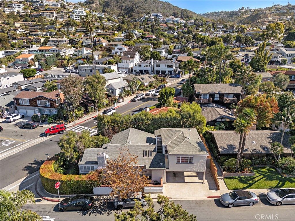 Photo of 461 Park Avenue, Laguna Beach, CA 92651 (MLS # LG25243908)