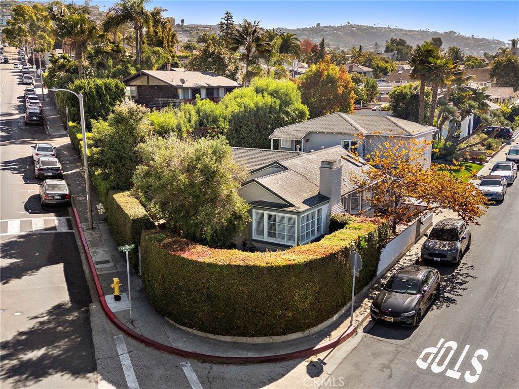 Photo of 461 Park Avenue, Laguna Beach, CA 92651 (MLS # LG25243908)