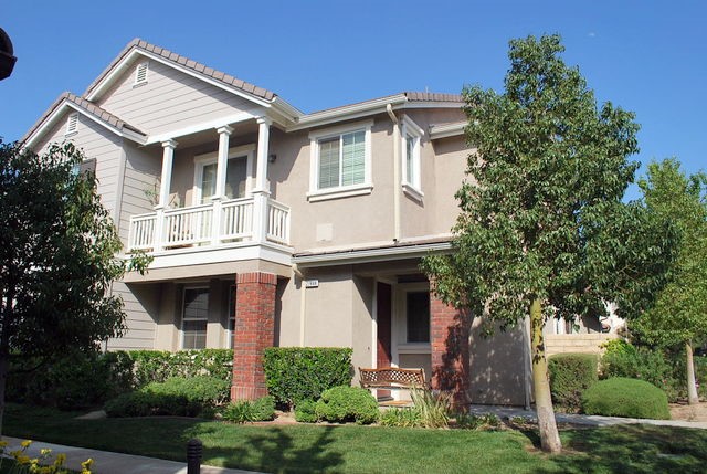 Beautiful Townhouse in the heart of Valencia. Renovated one year ago. Very Spacious floor plan with living room, family room, and large kitchen. Fireplace in family room. Hardwood throughout, Large, really large master bedroom and master bathroom. Two sizable two bedrooms. Very Private and
bright. Cozy Patio for BBQ. Close to Paseo, Community Pool. Good schools.