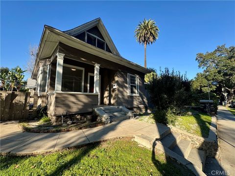 Photo of 533 E Villa St, Pasadena, CA 91101 (MLS # WS26030041)