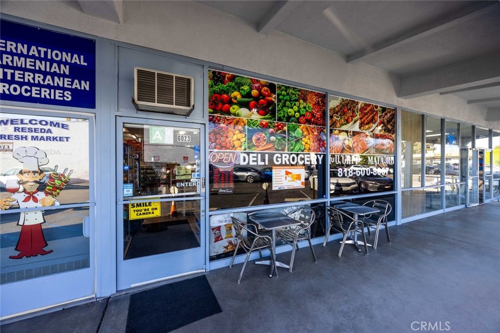 6023 Reseda Boulevard