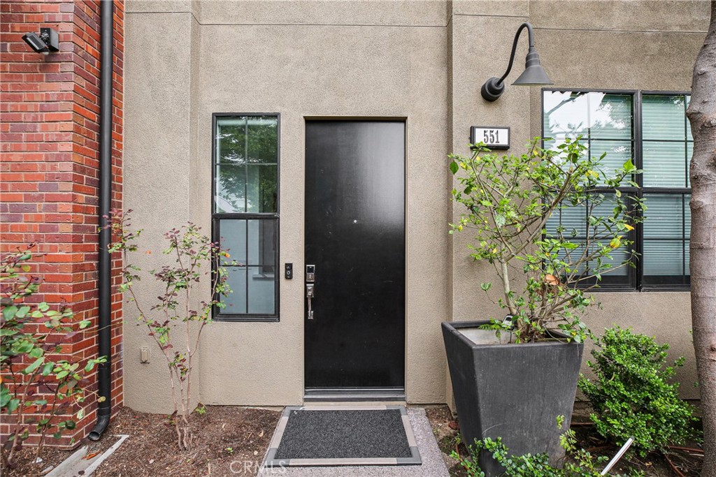 551 W Maple Avenue