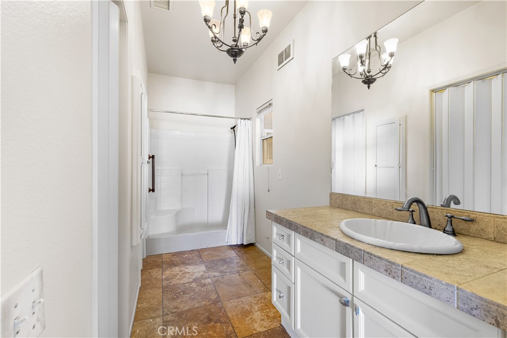 Thousand Palms (32004) - Residential