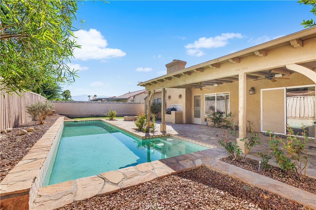 Thousand Palms (32004) - Residential