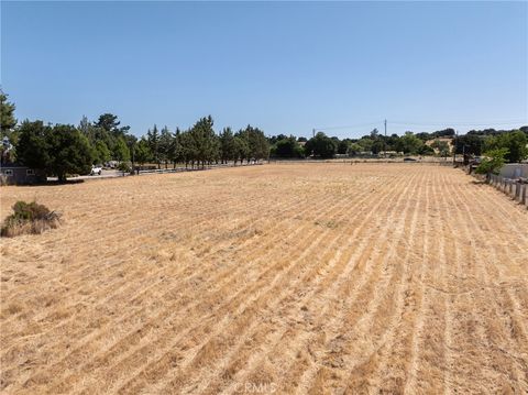 Tiny photo for 2400 Ramona Road Rd, Atascadero, CA 93422 (MLS # NS26024267)