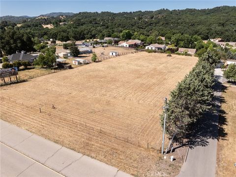 Tiny photo for 2400 Ramona Road Rd, Atascadero, CA 93422 (MLS # NS26024267)