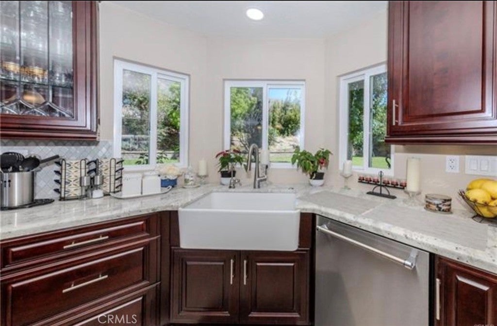 5505 Green Hollow Lane