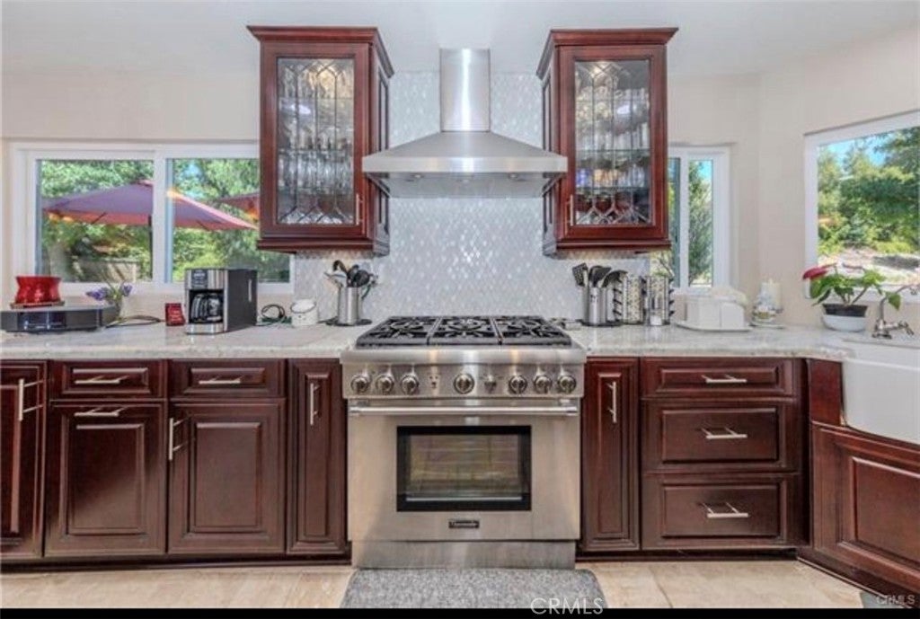 5505 Green Hollow Lane