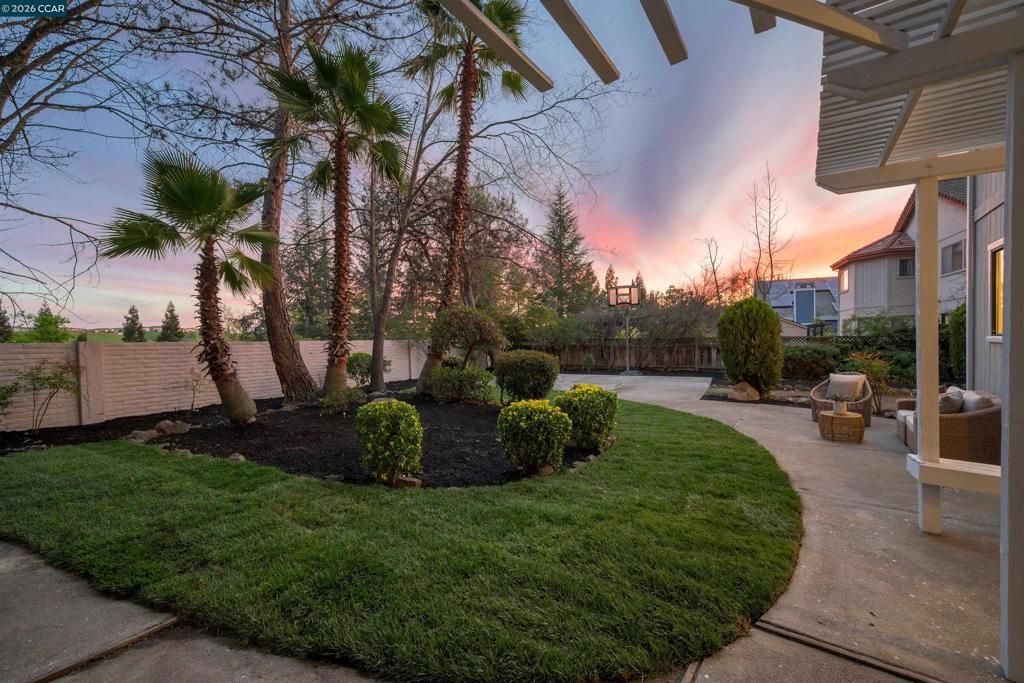 Photo of 140 Cottonwood Ln Ln, Danville, CA 94506 (MLS # 41128497)