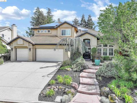 Photo of 675 Devonshire Loop Loop, Brentwood, CA 94513 (MLS # 41130607)