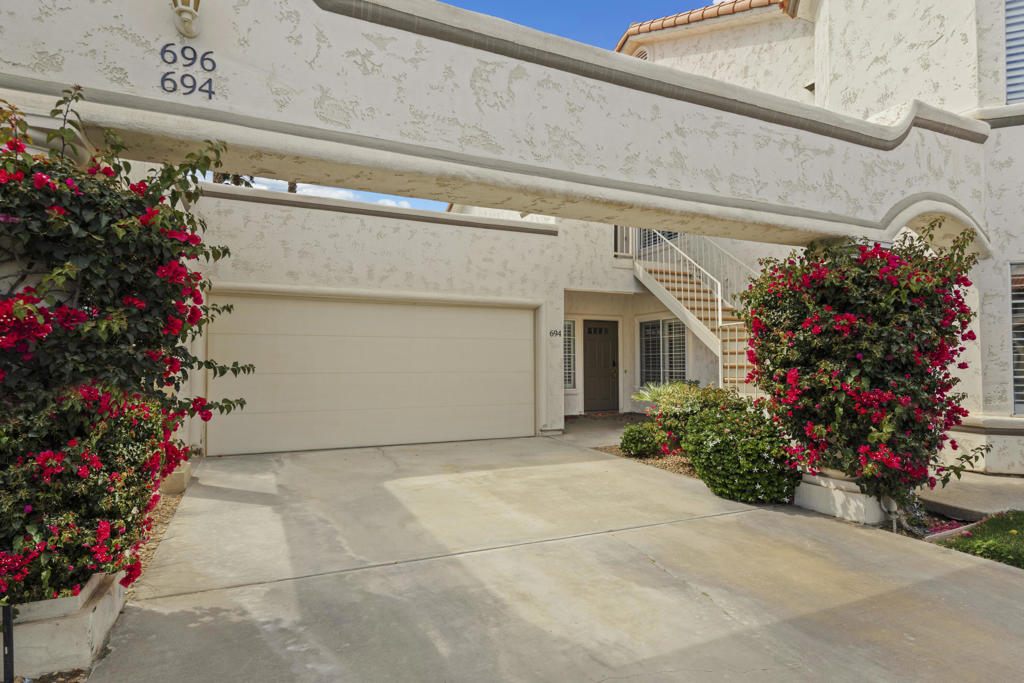 694 Vista Lago Circle N