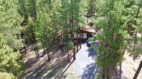 Photo of 5809 Pine St, Wrightwood, CA 92397 (MLS # CV26210799)