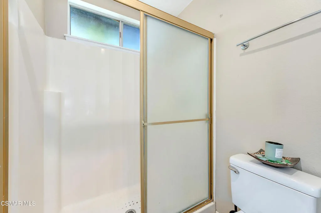 Newbury Park, California 91320, United States, 4 Bedrooms Bedrooms, ,3 BathroomsBathrooms,Residential,Active,215777