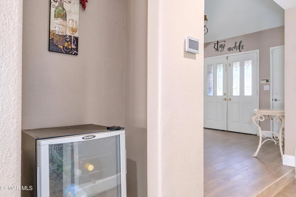 Newbury Park, California 91320, United States, 4 Bedrooms Bedrooms, ,3 BathroomsBathrooms,Residential,Active,215777