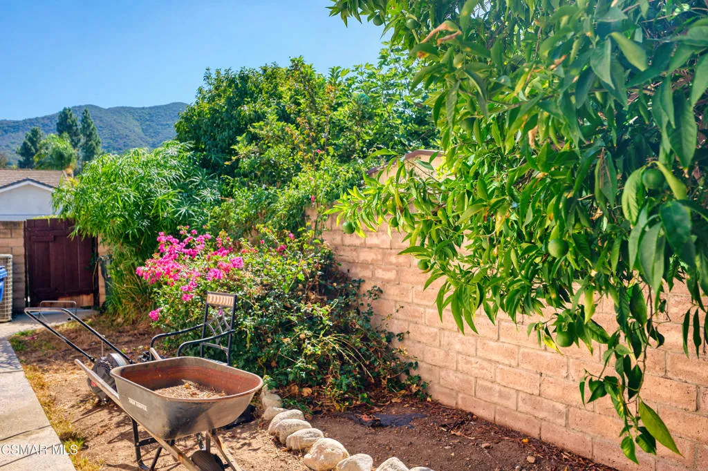 Newbury Park, California 91320, United States, 4 Bedrooms Bedrooms, ,3 BathroomsBathrooms,Residential,Active,215777