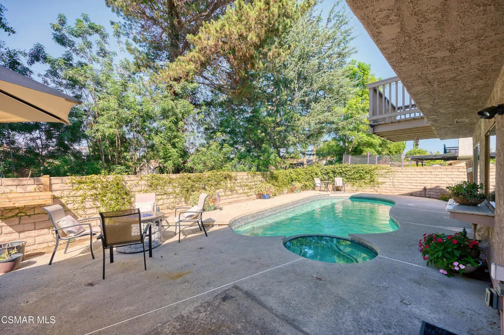 Newbury Park, California 91320, United States, 4 Bedrooms Bedrooms, ,3 BathroomsBathrooms,Residential,Active,215777