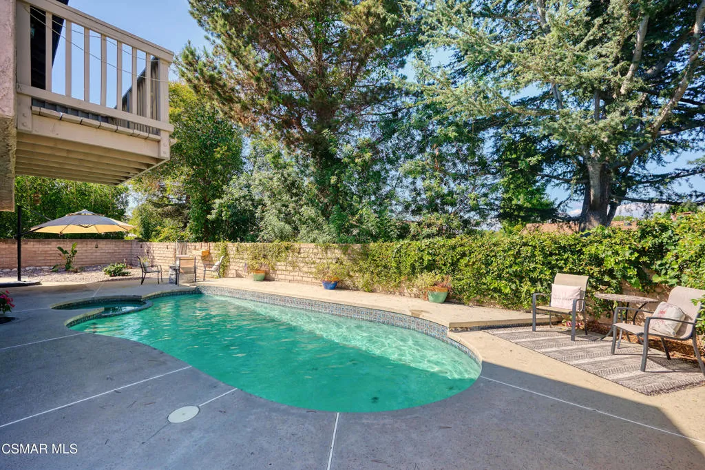 Newbury Park, California 91320, United States, 4 Bedrooms Bedrooms, ,3 BathroomsBathrooms,Residential,Active,215777