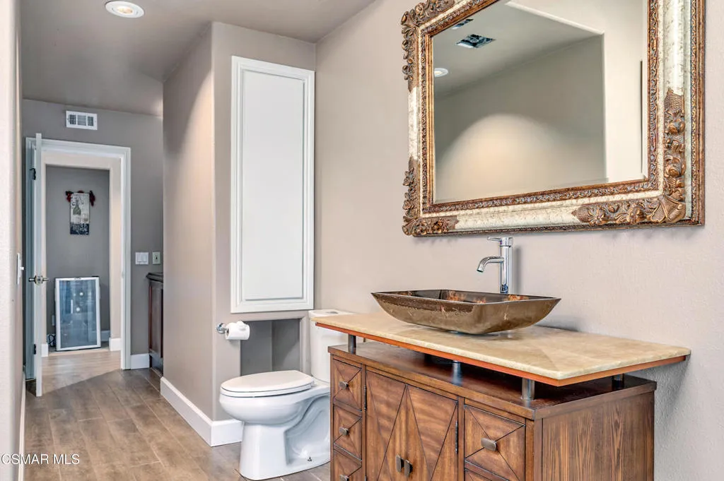 Newbury Park, California 91320, United States, 4 Bedrooms Bedrooms, ,3 BathroomsBathrooms,Residential,Active,215777