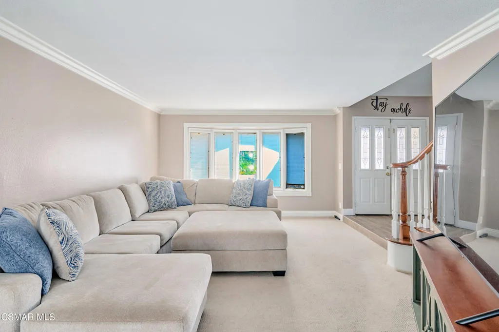 Newbury Park, California 91320, United States, 4 Bedrooms Bedrooms, ,3 BathroomsBathrooms,Residential,Active,215777