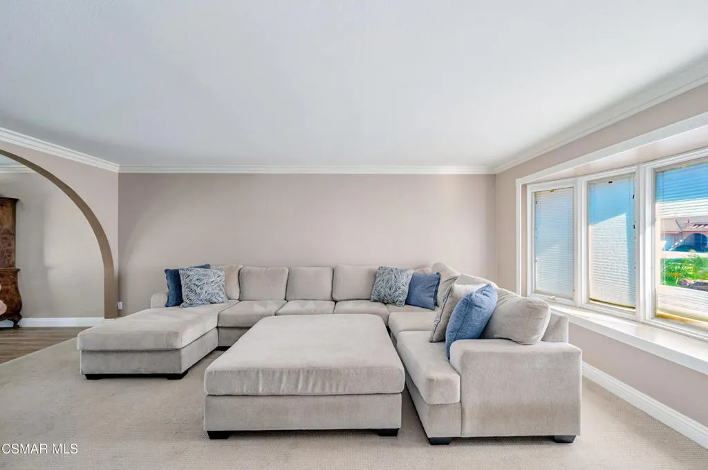 Newbury Park, California 91320, United States, 4 Bedrooms Bedrooms, ,3 BathroomsBathrooms,Residential,Active,215777