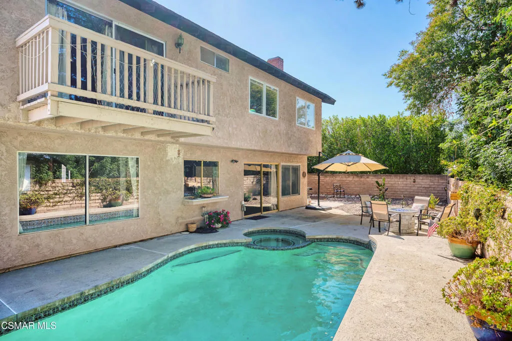 Newbury Park, California 91320, United States, 4 Bedrooms Bedrooms, ,3 BathroomsBathrooms,Residential,Active,215777