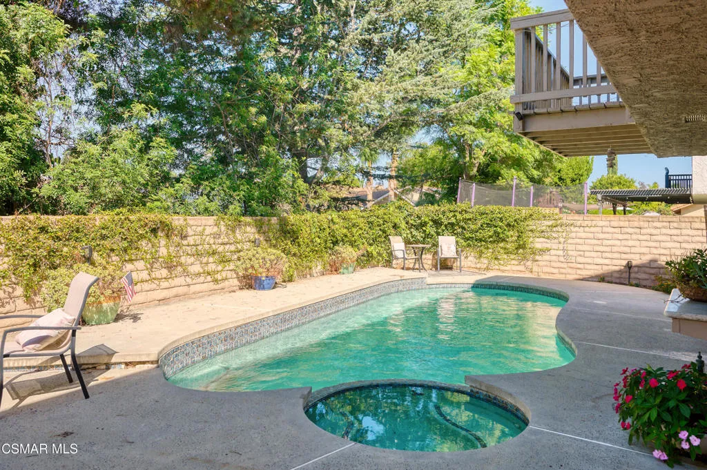 Newbury Park, California 91320, United States, 4 Bedrooms Bedrooms, ,3 BathroomsBathrooms,Residential,Active,215777