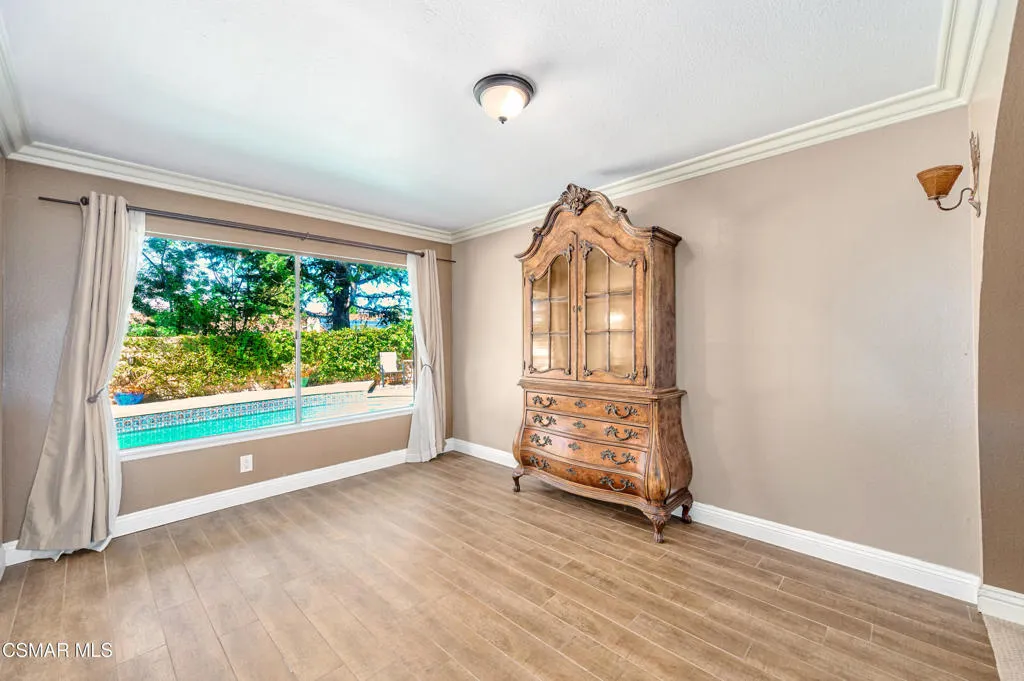 Newbury Park, California 91320, United States, 4 Bedrooms Bedrooms, ,3 BathroomsBathrooms,Residential,Active,215777