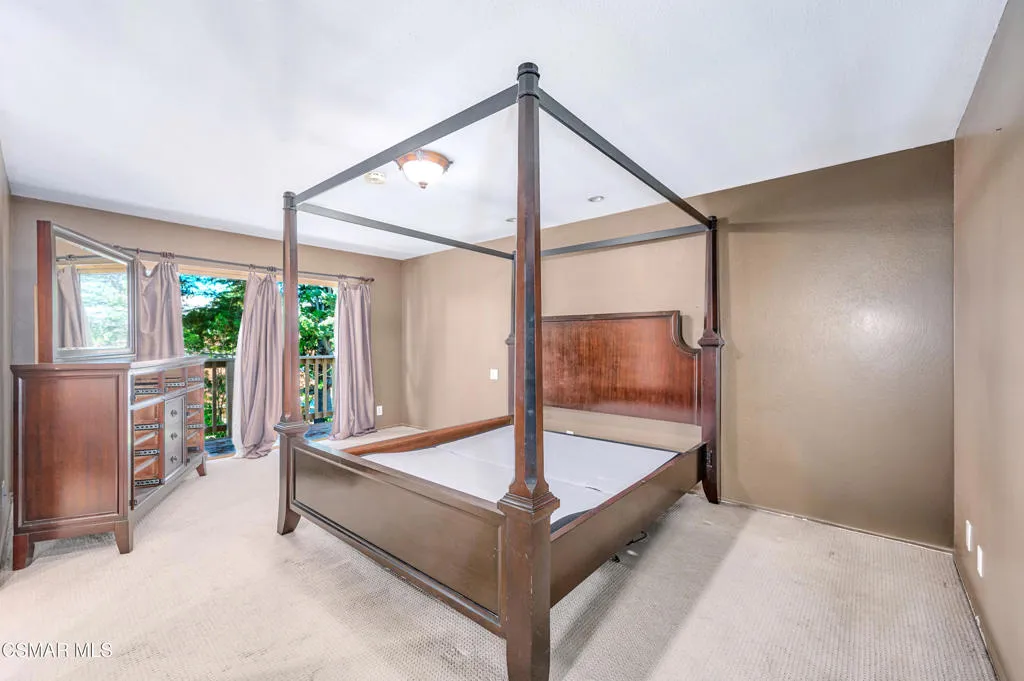 Newbury Park, California 91320, United States, 4 Bedrooms Bedrooms, ,3 BathroomsBathrooms,Residential,Active,215777