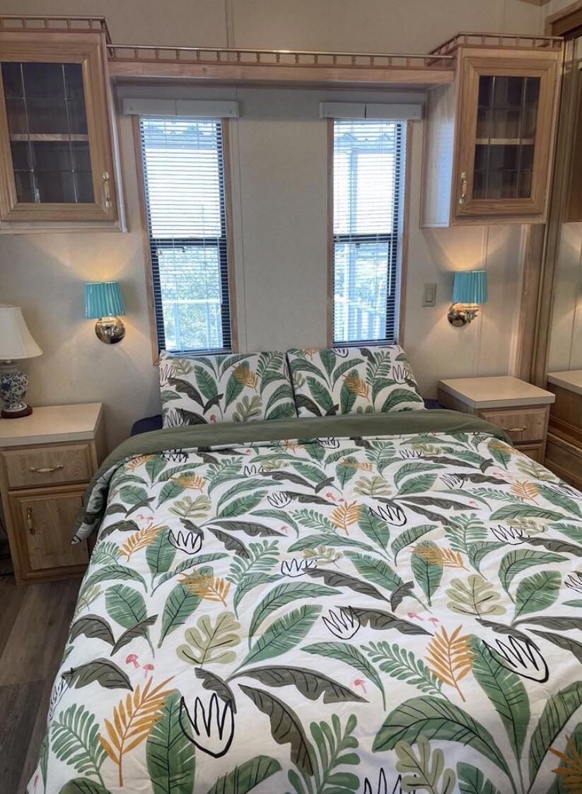 Not Applicable-1 - Manufactured In Park