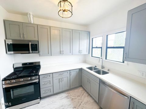 Photo of 1540 E Wilson Avenue #B, Glendale, CA 91205 (MLS # P1-27564)