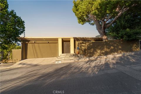 Photo of 3230 Wrightwood Dr, Studio City, CA 91604 (MLS # SR26037724)