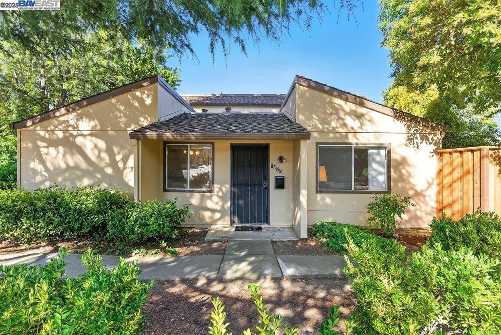 Opportunity Knocks! Located in the quiet and desirable Highland Park community, this one story and end unit condo offers a great opportunity for first-time home buyer or investors! It has 2 bedrooms 1 bathroom with 900 sqft that features tons of natural light & a spacious living room/family room combination. Excellent low maintenance backyard with an indoor laundry room, private, storage, and enclosed fenced patio with direct access to 1 carport & 1 assigned space. Community offers swimming pool, clubhouse, pool, and playground. Convenient location near Sinnott Park, Park Town Plaza, Milpitas Mall Shopping Center, outdoor recreation & endless restaurants. Close to BART station with easy access to Hwy 680, 880 & 237. With some TLC, the possibilities are endless. A Must See!