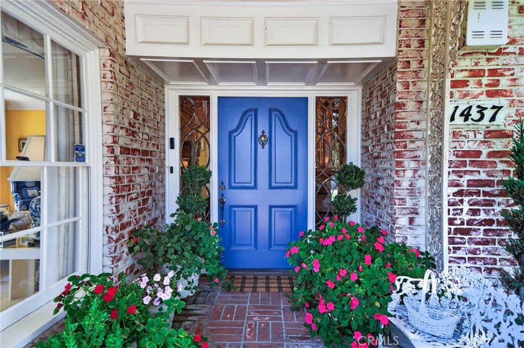 1437 Carmelita Place
