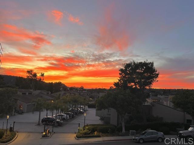 2323 Caringa Way 16