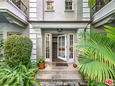 Photo of 1321 N Hayworth Avenue #C, West Hollywood, CA 90046 (MLS # 26669133)