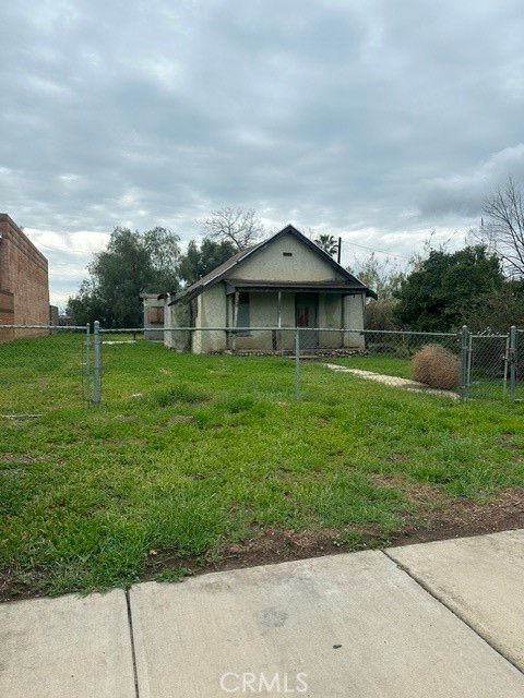 Photo of 265 W 4th Street, Beaumont, CA 92223 (MLS # CV26112268)