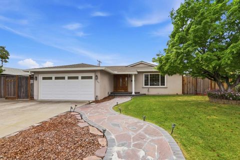 Photo of 1382 Lansing Avenue, San Jose, CA 95118 (MLS # ML82042324)