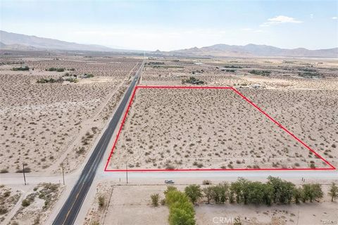 Photo of 0 Old Woman Springs, Lucerne Valley, CA 92356 (MLS # PW25119453) Photo of 0 Old Woman Springs, Lucerne Valley, CA 92356 (MLS # PW25119453)