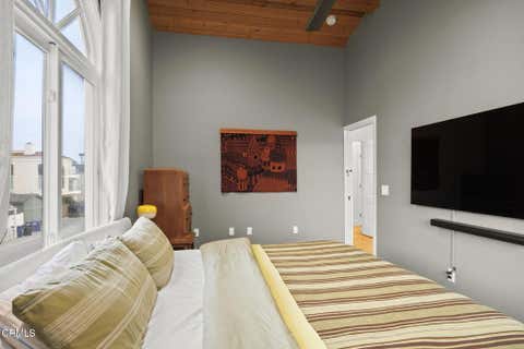 Tiny photo for 3541 Ocean Drive, Oxnard, CA 93035 (MLS # V1-37335)