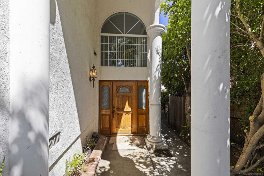 2448 Sacada Cir